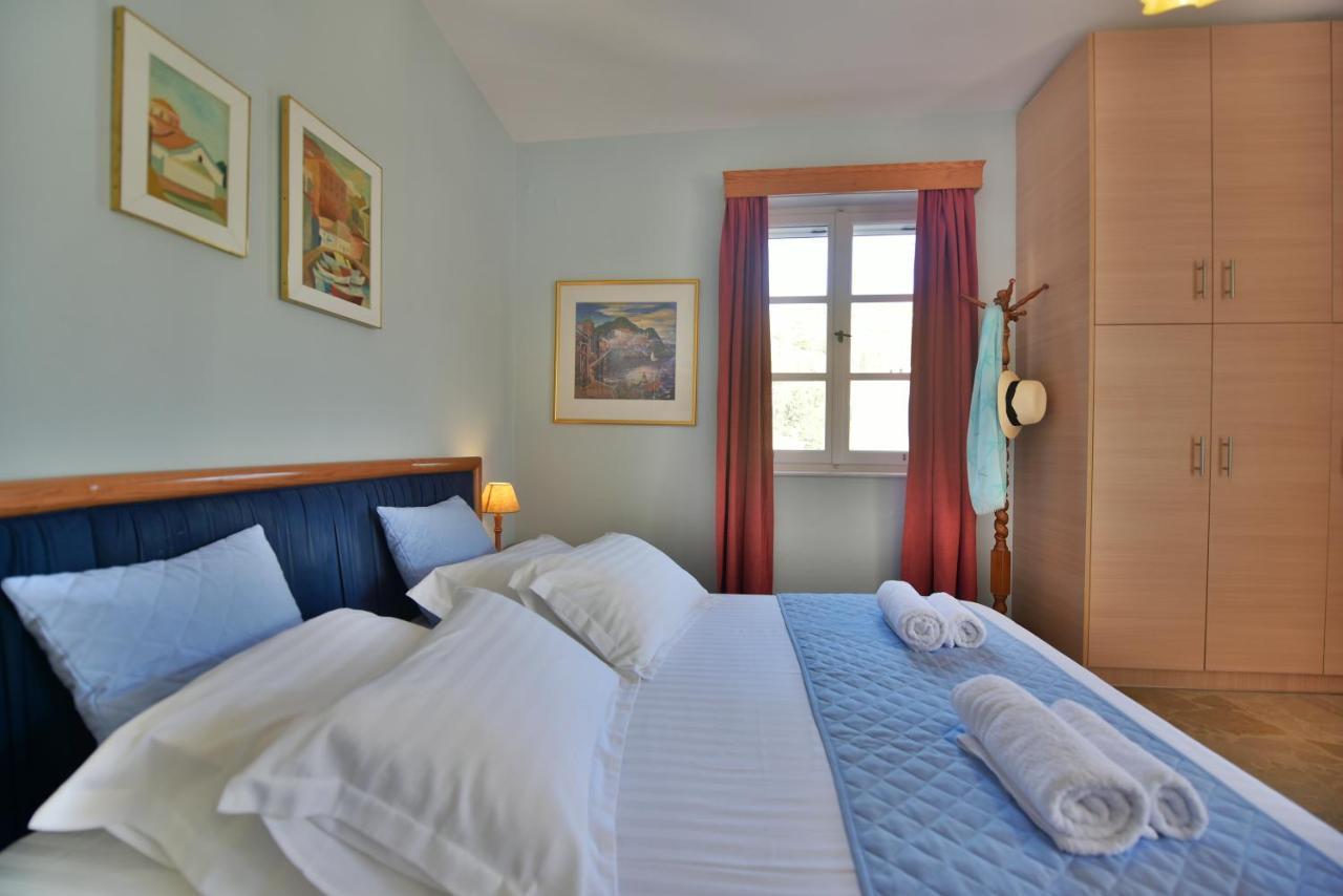 Feel At Home - Family House In Hydra المظهر الخارجي الصورة
