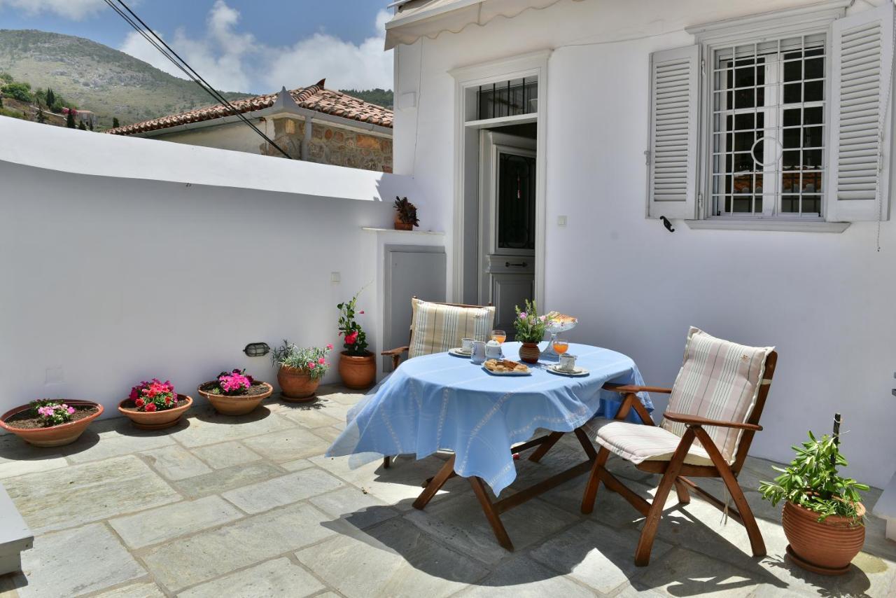 Feel At Home - Family House In Hydra المظهر الخارجي الصورة