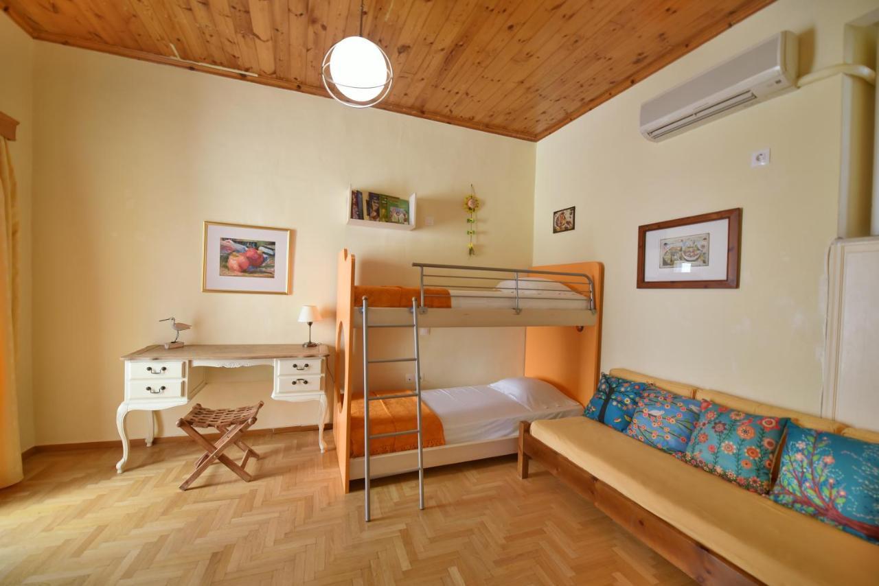 Feel At Home - Family House In Hydra المظهر الخارجي الصورة